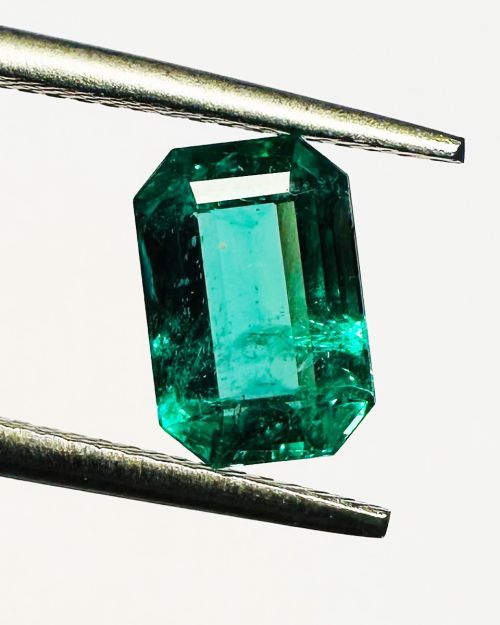 Natural Emerald 2.07 Carat