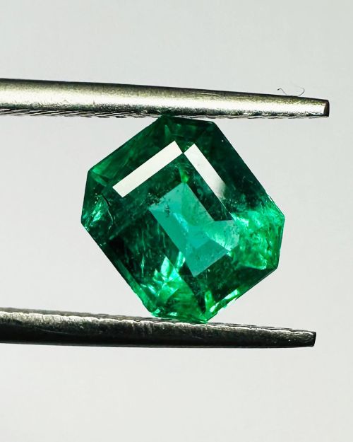 High Quality Natural Emerald (Emerald Cut) 2.32 Carat